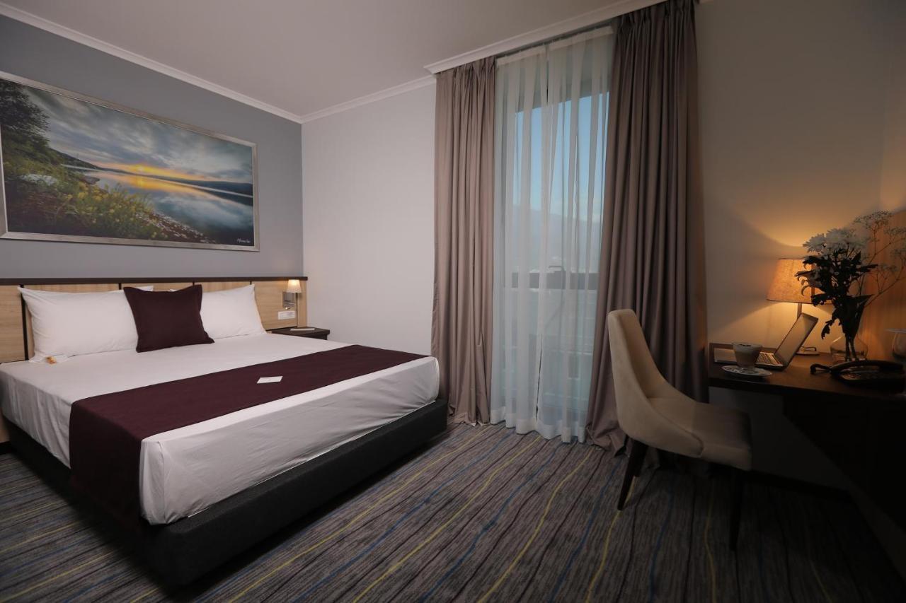 Mercure Tetovo Buitenkant foto